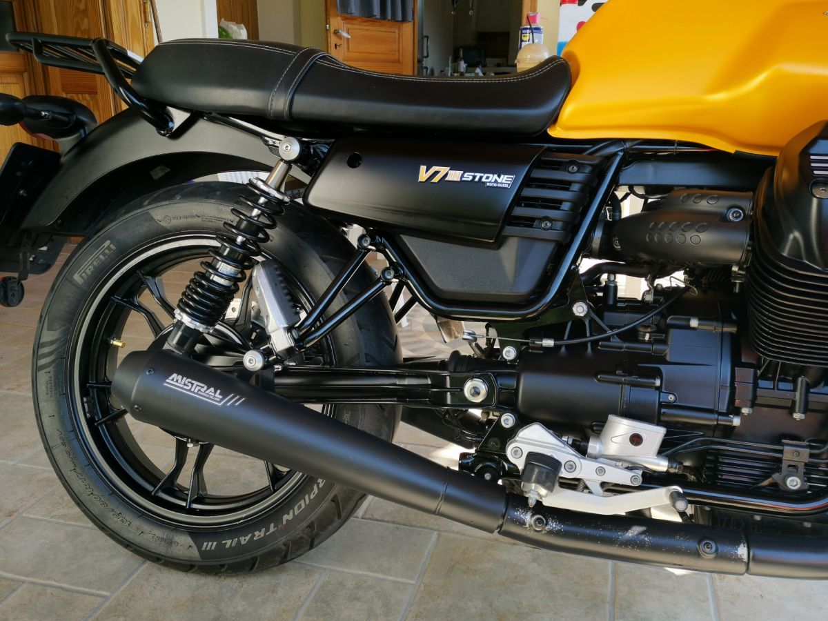 Mistral Short Exhaust - Moto Guzzi V7 III