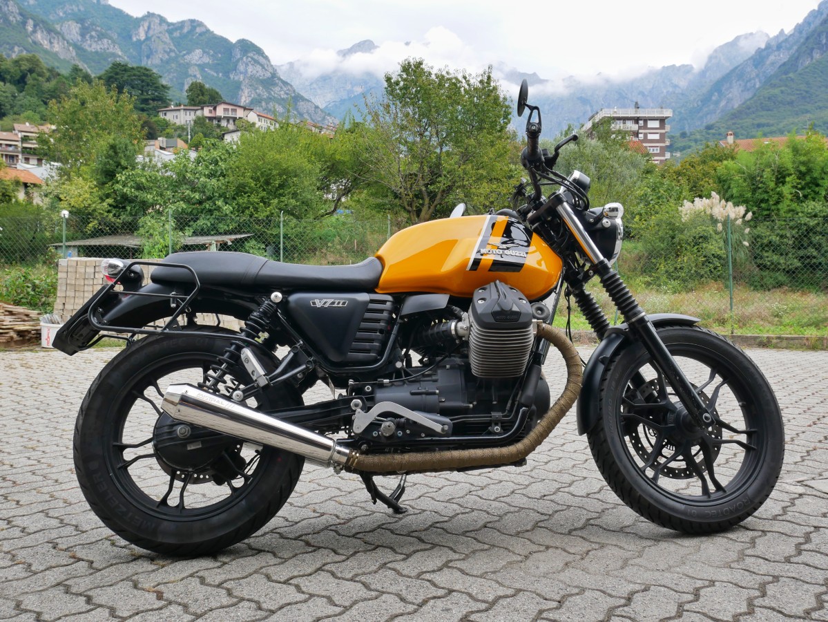 Scarichi Short in finitura lucida, specifici per Moto Guzzi V7 I/II Stone e Special