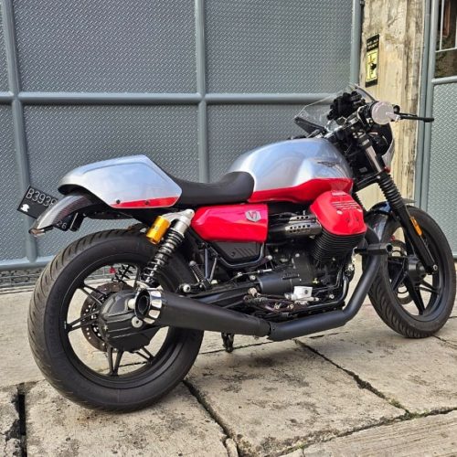 Scarichi Short Exclusive finitura nero opaco specifici per Moto Guzzi V7 850 Euro5